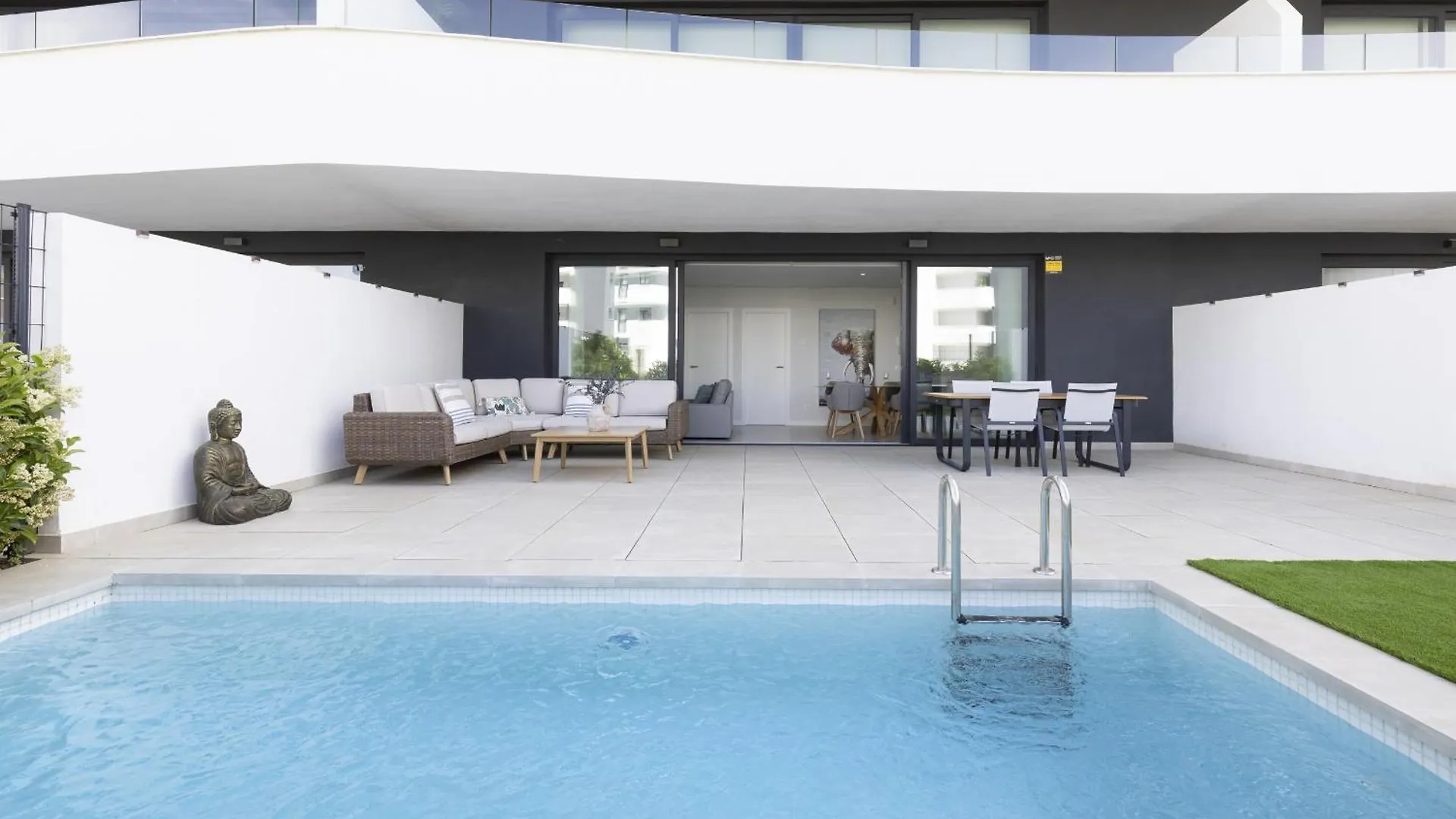 Premium Garden Suite With Private Pool In Higueron Fuengirola Lejlighed