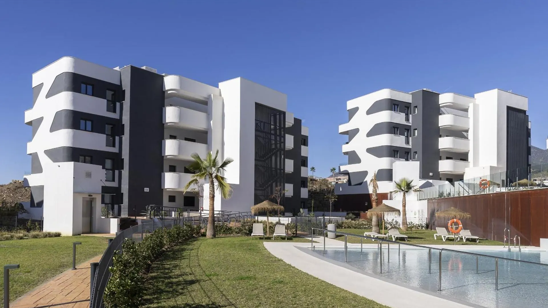 Premium Garden Suite With Private Pool In Higueron Fuengirola Spanien
